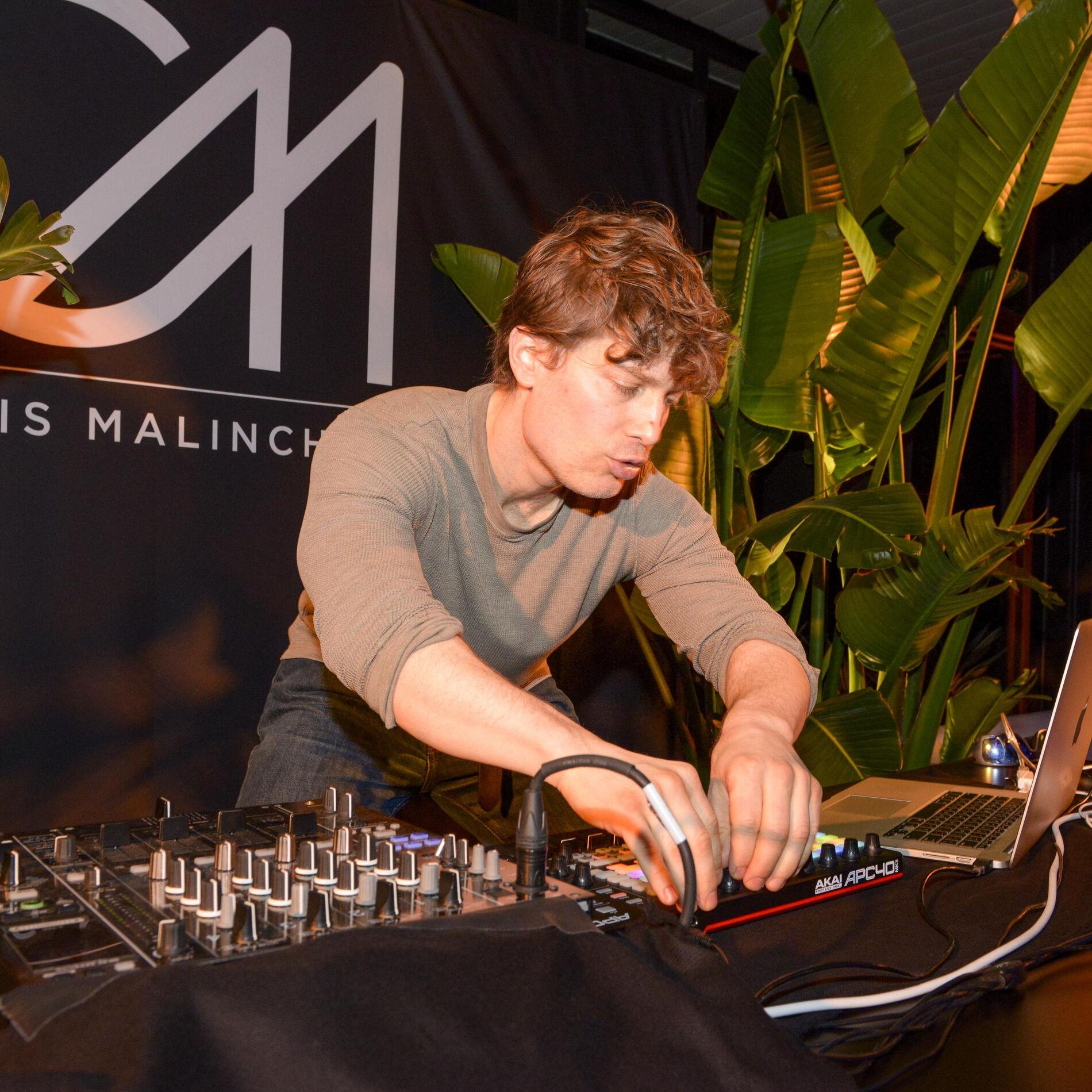 Chris Malinchak: albums, songs, playlists | Listen on Deezer