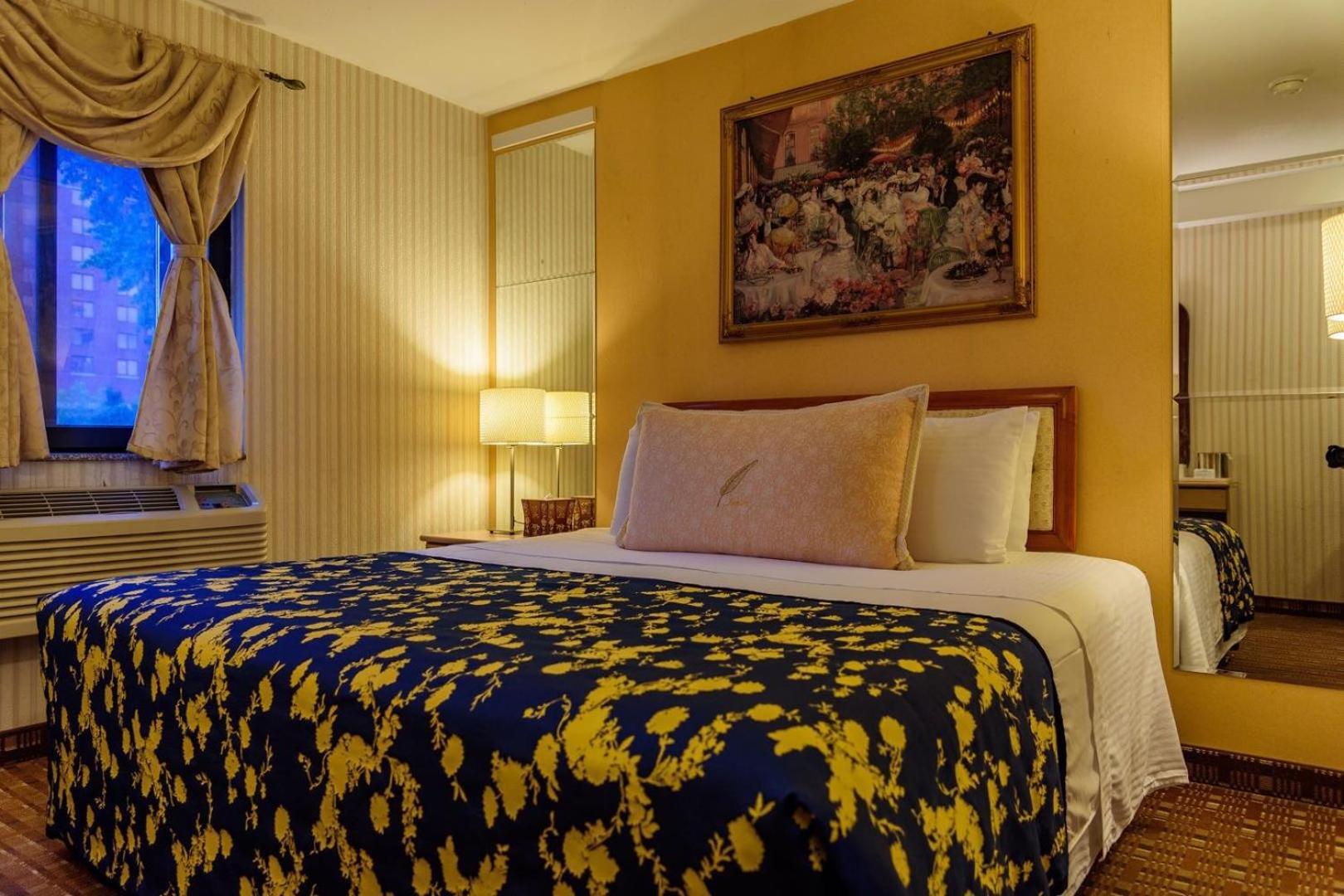 Standard Room with Queen Bed,1210743049:JPEG