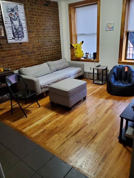 One-Bedroom Apartment,1325495845:JPEG