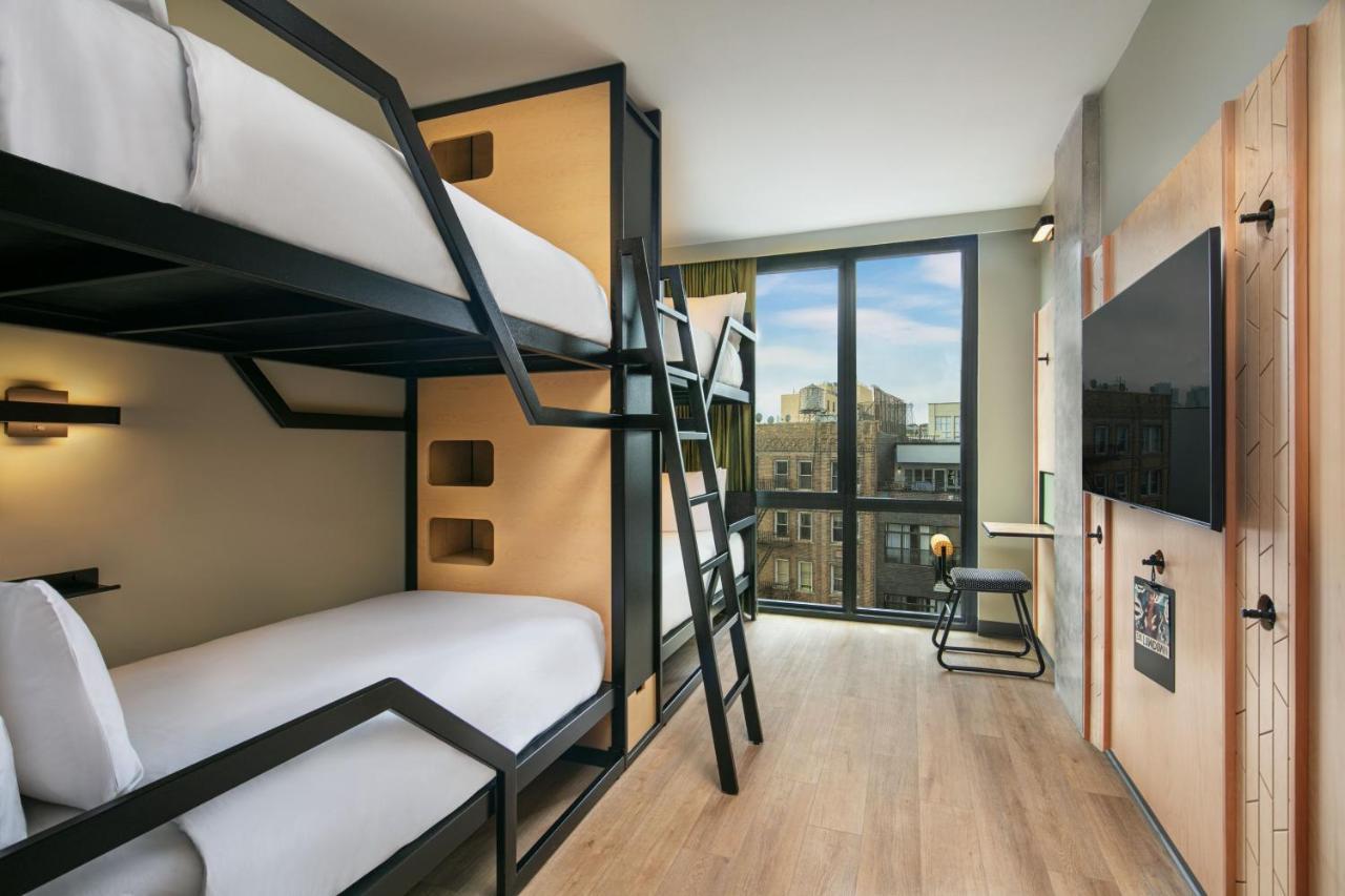 Room with One Set of Bunk Beds and City View