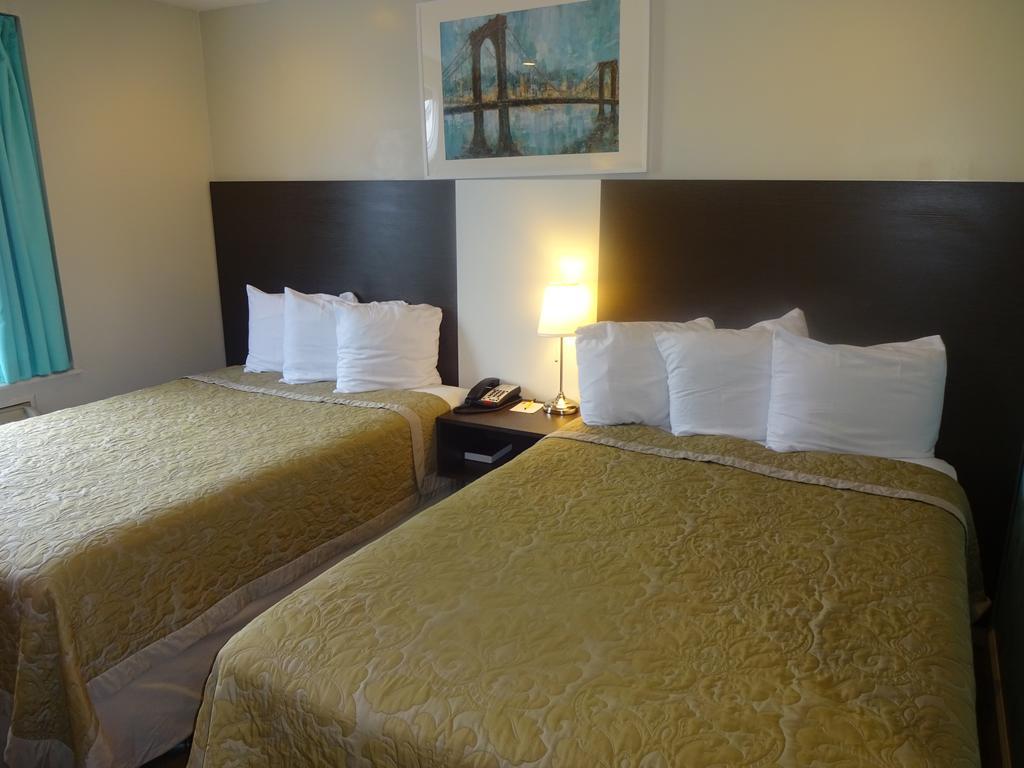 Quarto Duplo com 2 Camas de Casal - Fumantes