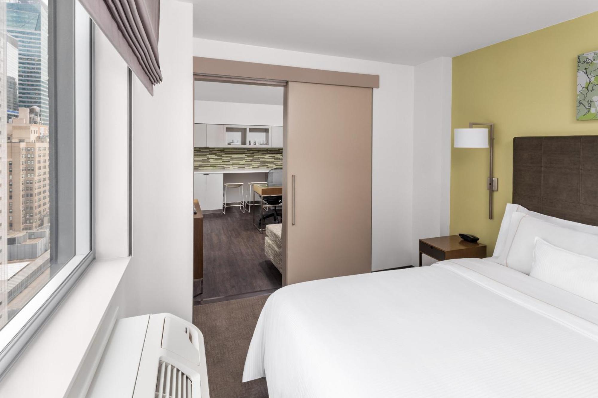 1 Bedroom Junior Suite 1 King,1434685276:JPEG