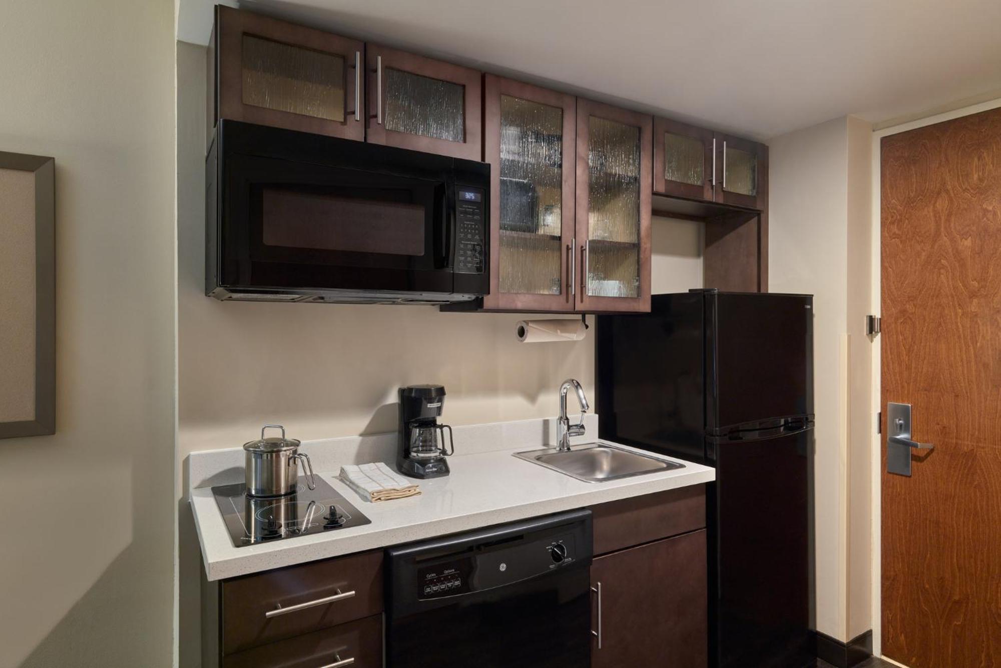 Studio Suite,1434749206:JPEG
