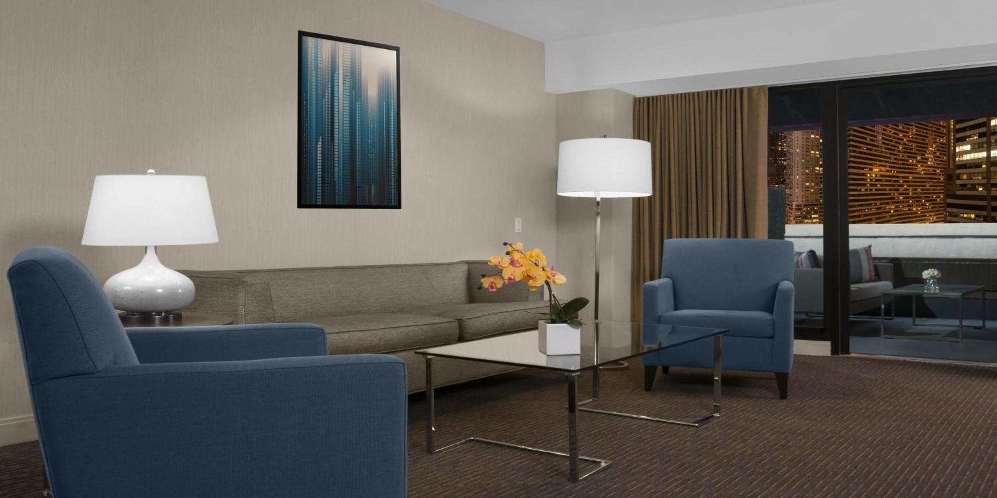 Suite mit Kingsize-Bett und Balkon