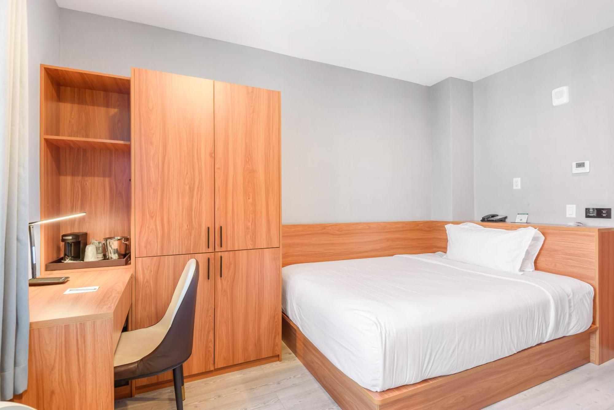 Quarto com Cama Queen-size - Não Fumantes