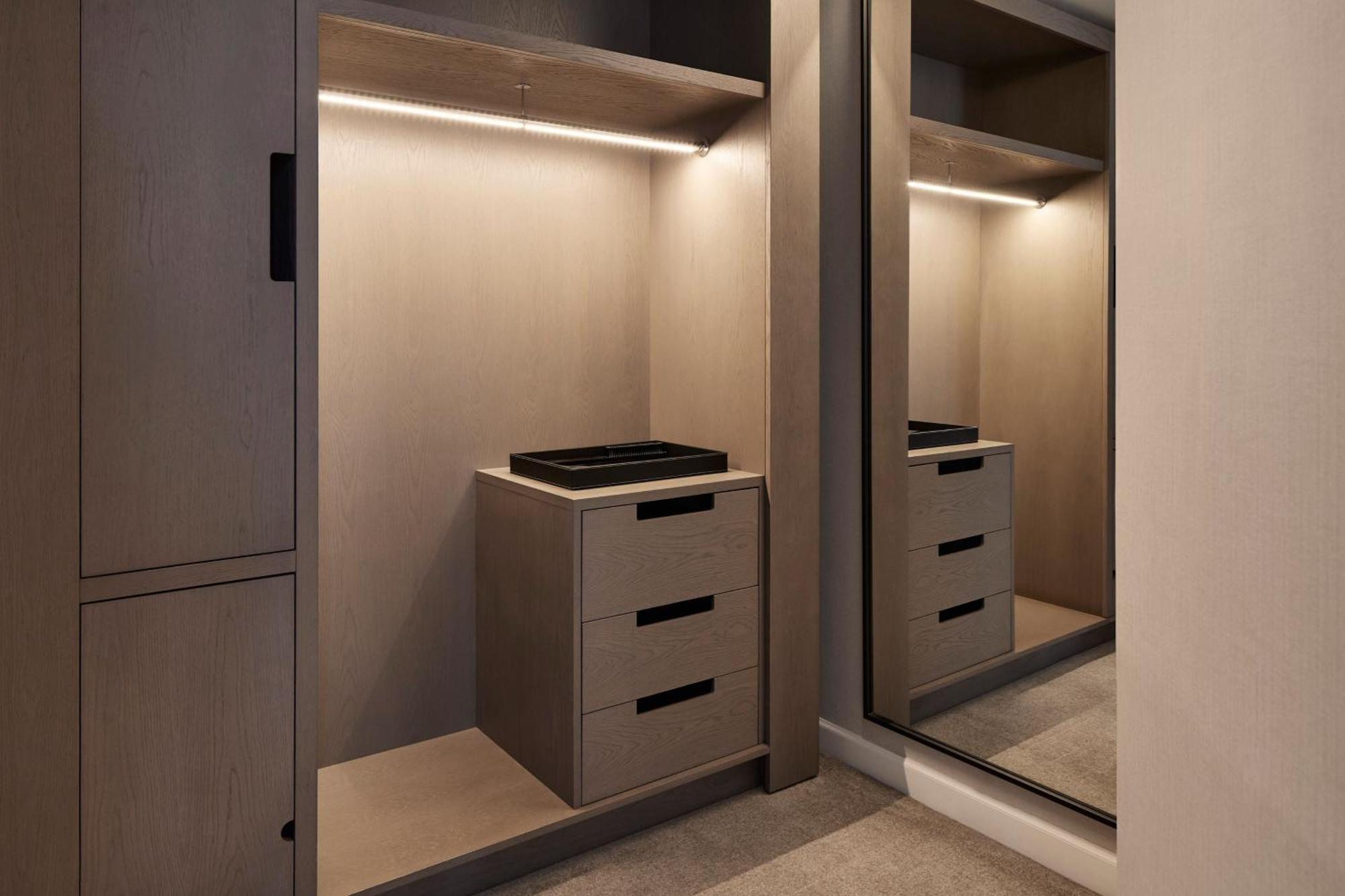 Suite met 1 Slaapkamer en 2 Queensize Bedden - Uitzicht op de Stad