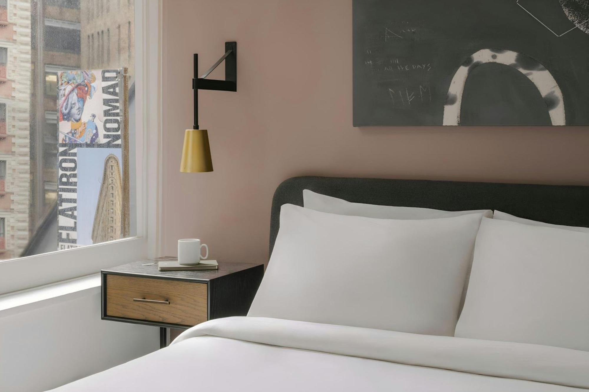 Habitación con cama grande