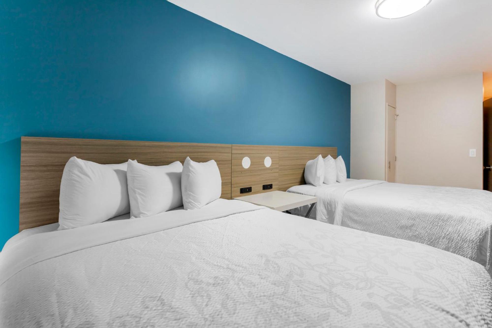 Premium Queen Room with Two Double Beds Smoke Free