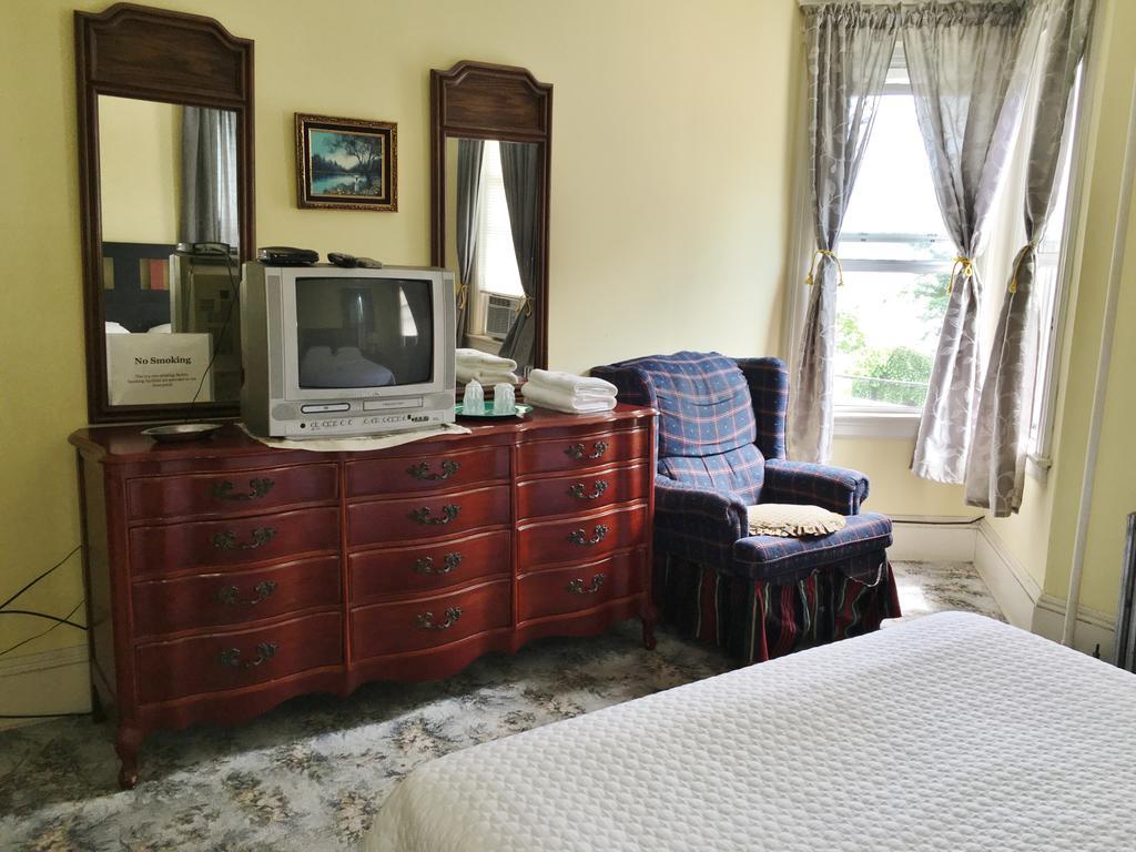 Queen Room,328460962:JPEG