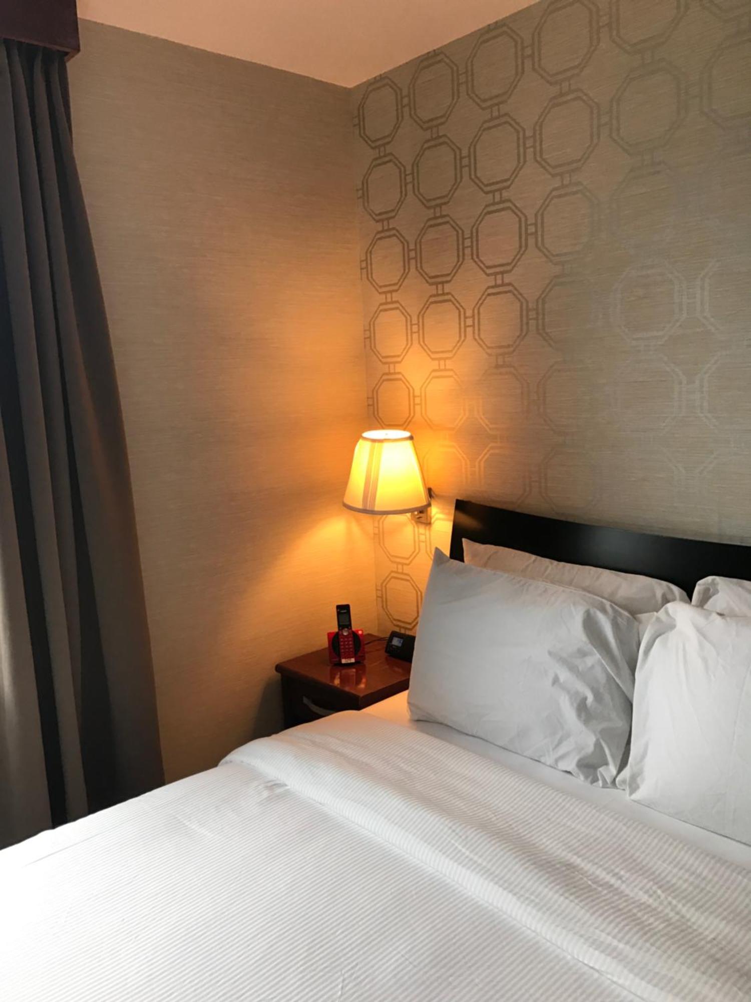 Kamer met Queensize Bed