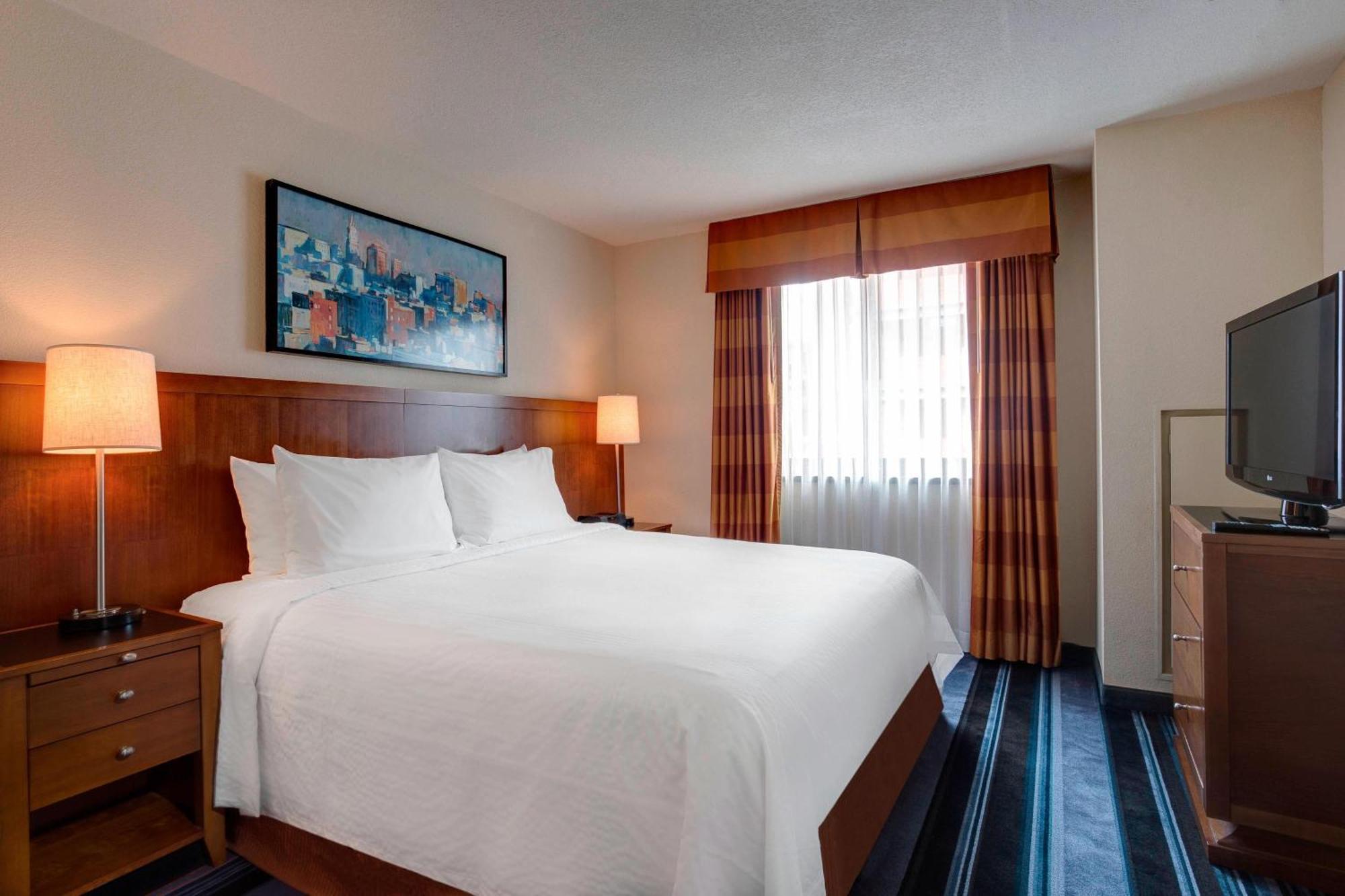 Two-Bedroom Suite,1357510256:JPEG