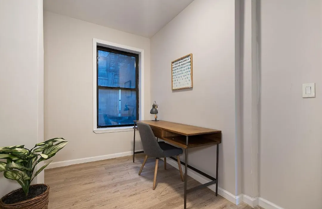 Attractive 2Br In Upper Manhattan With Workspace-1
