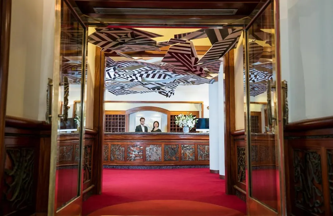 Roger Smith Hotel-1