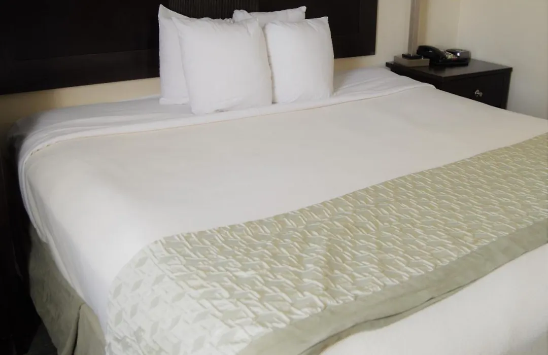 Hillcrest Hotel Near Jfk Airtrain-1