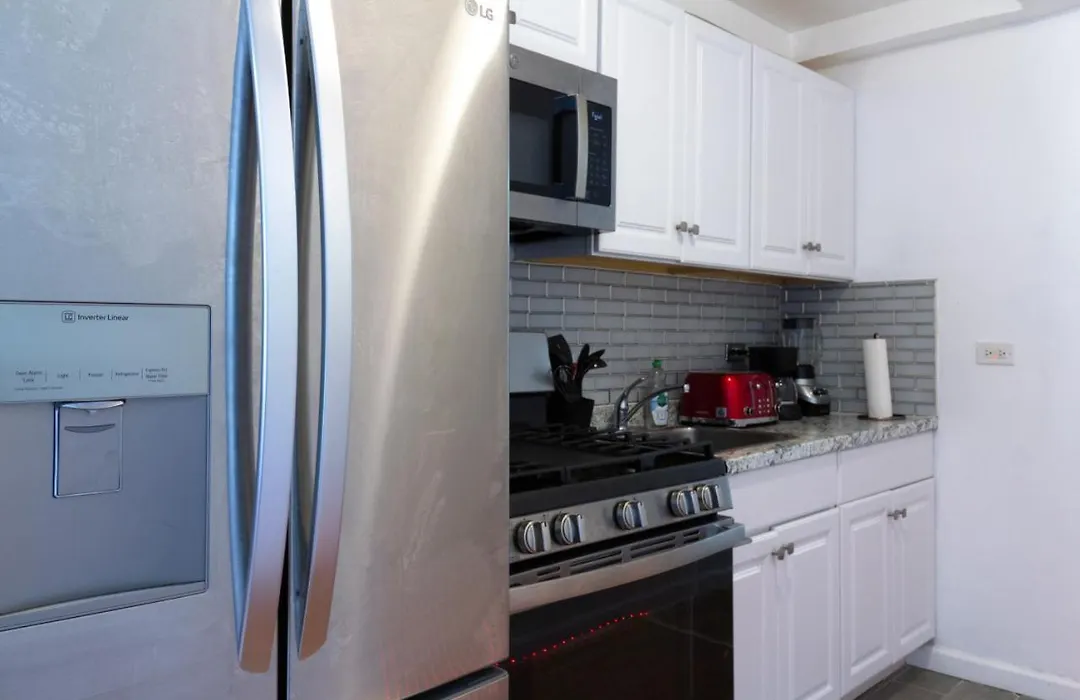 Stunning Private Room Suite 1 With Private Bathroom In Duplex Apartment In Brooklyn Ny-1