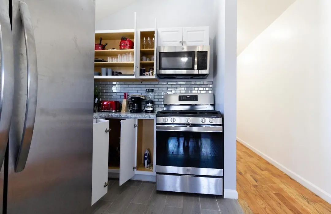 Stylish Private Room Suite 1 With Private Bathroom In Duplex Apartment In Brooklyn, Ny-1
