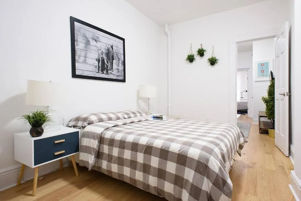 1571-2N New Furnished 2Br Cpark Subway 2 Blocks-1