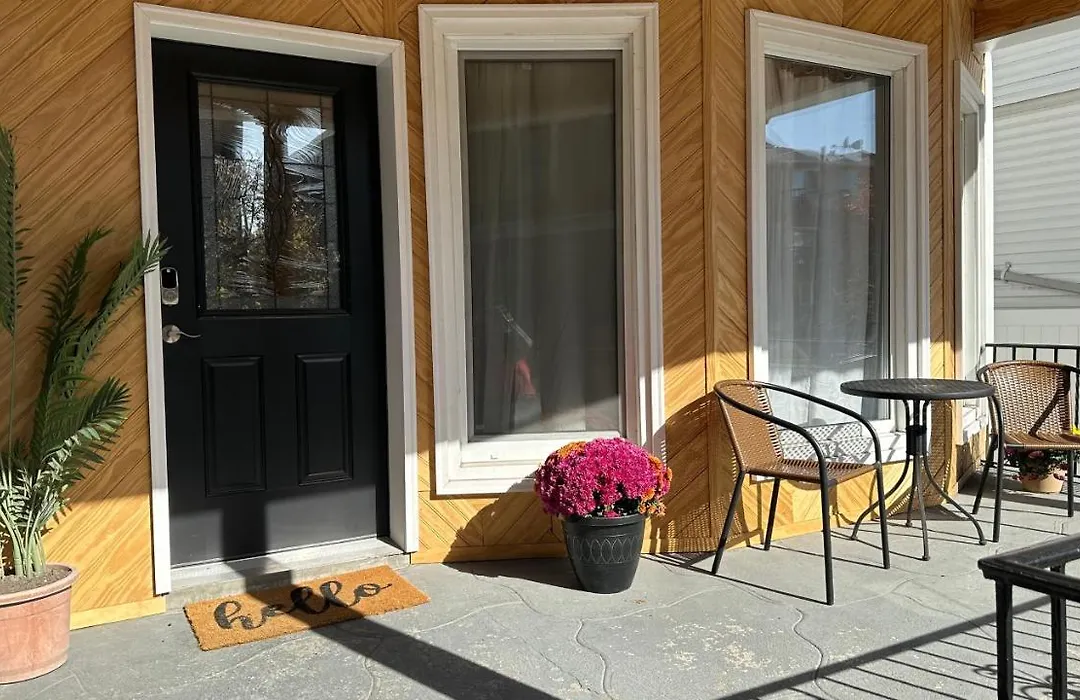 Luxury 3-Bedroom Villa In Brooklyn With Parking-1