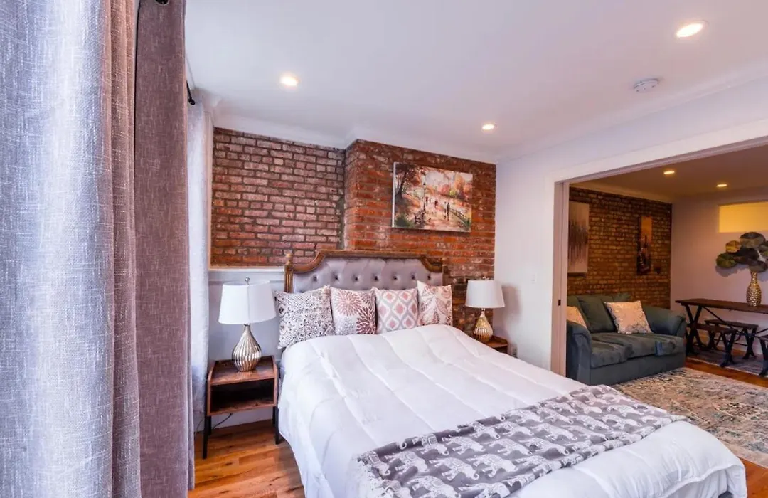 Stunning 3 Bedroom In Nyc-1