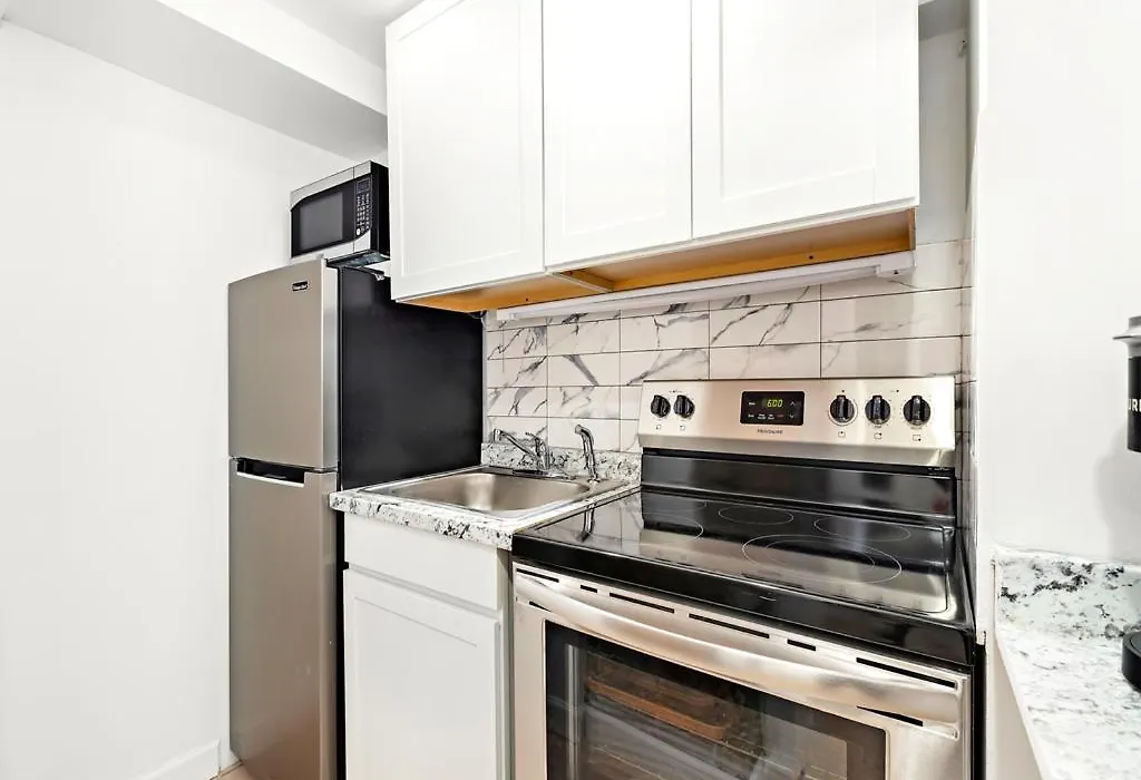 Luxurious 4 Bedroom Townhouse-1