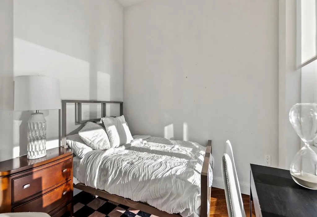 Luxurious 4 Bedroom Penthouse In Nyc-1