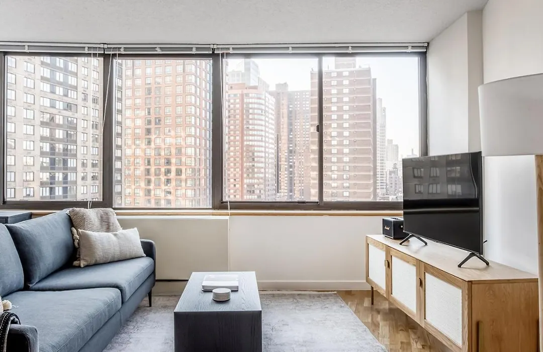 Ues 2Br W Elevator Doorman Gym Nr Central Park Nyc-1071-1