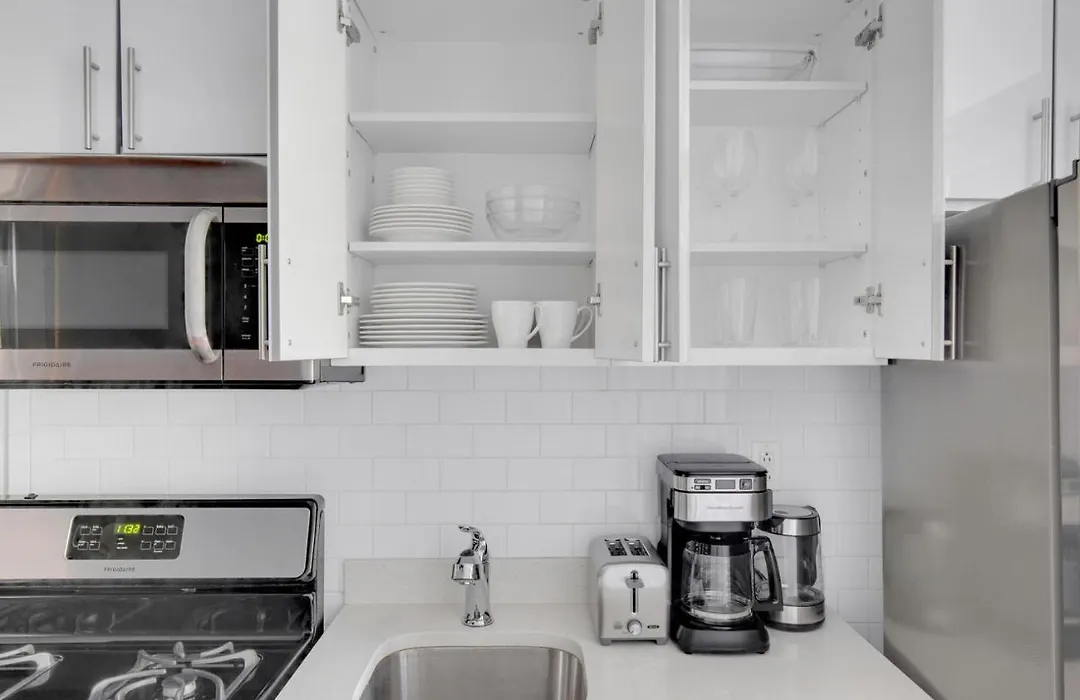 Sunlit Les 1Br W Wd Nr Bd Train Nyc-865-1