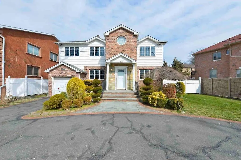 Holliswood Oasis-1