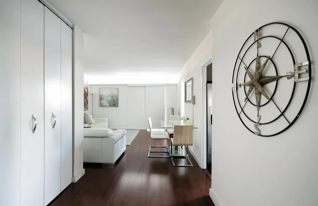 Elegant 3 Beds 2 Baths In Murray Hill-1