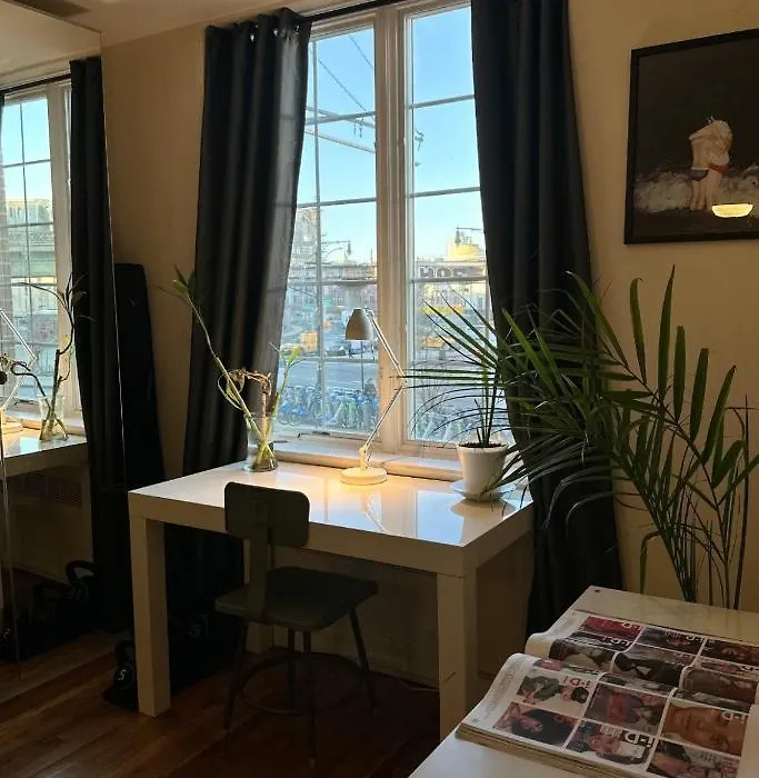 Cute Studio With Petit Balcony-1