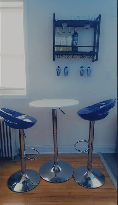 Townhouse Apartment In Oakland Gardens-1