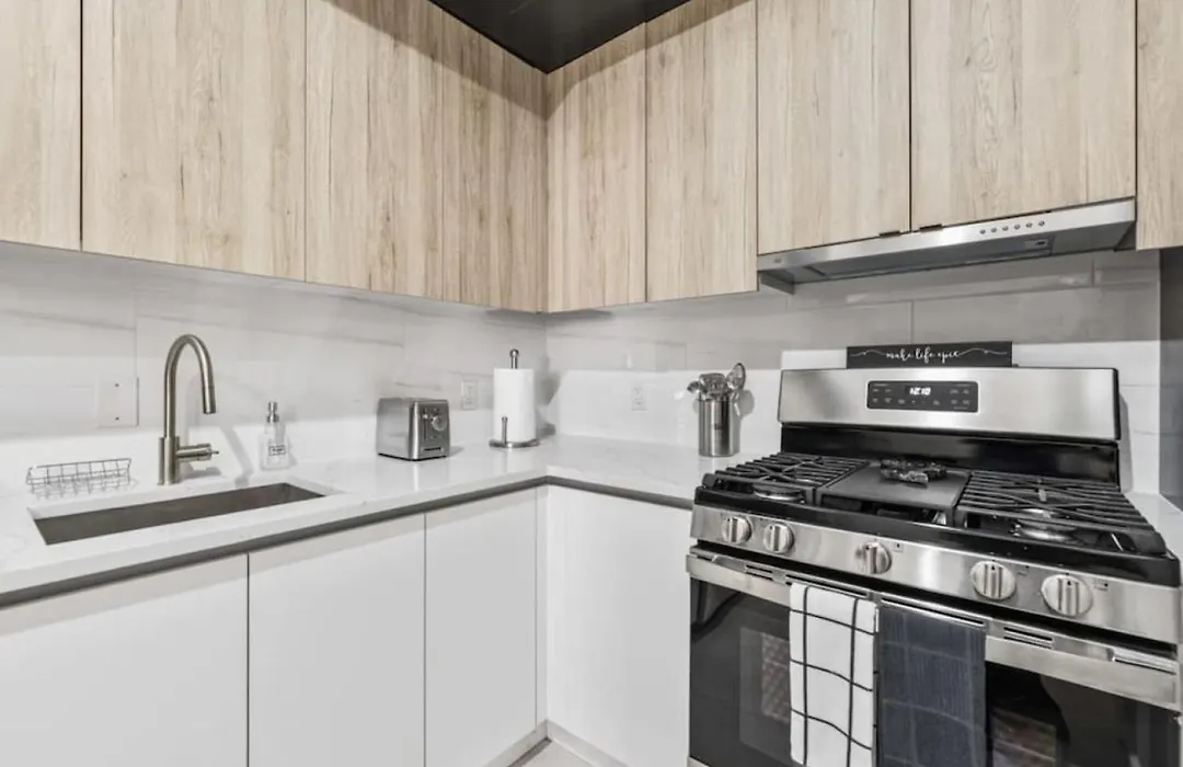 Top Notch 2Br Suite Minutes To Central Park-1