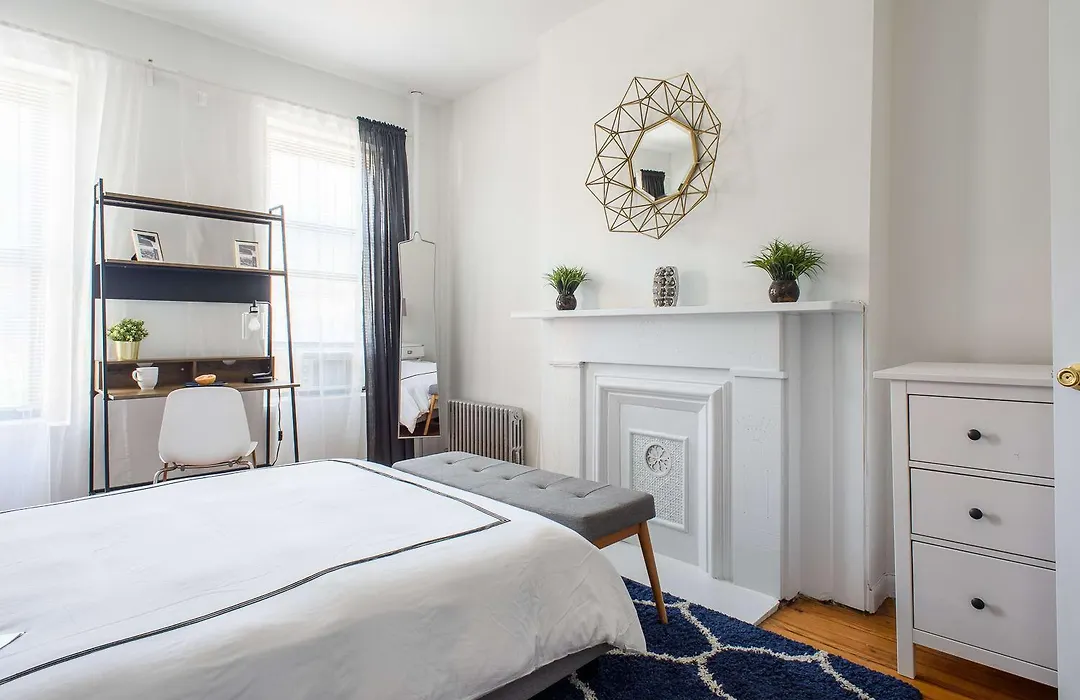 1571-4S 2Br 2 Blocks From Subway Upper East Side-1