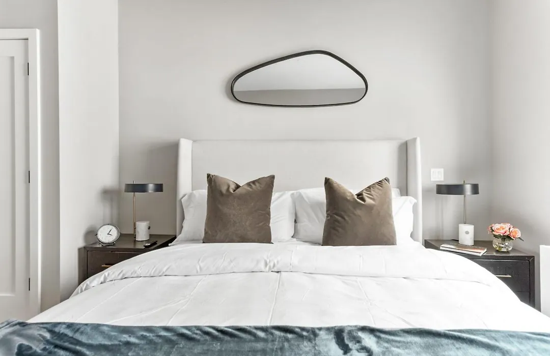 Top Notch 2Br Minutes From Central Park-1