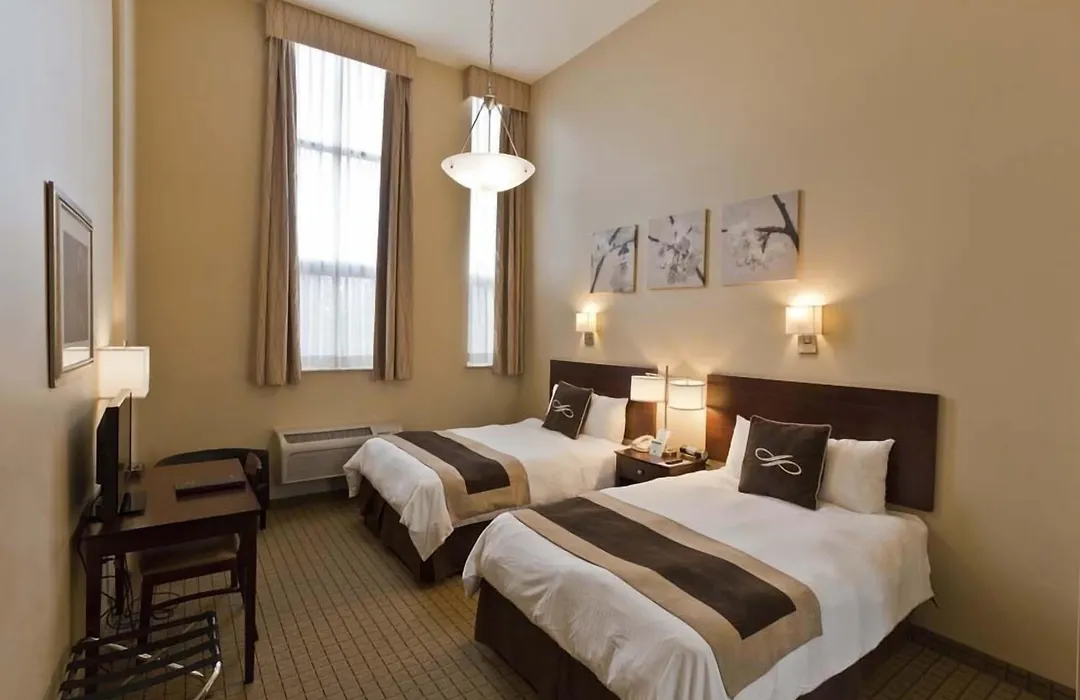 Pointe Plaza Hotel (Adults Only)-1