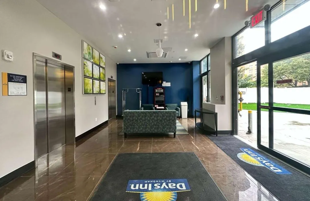 Days Inn By Wyndham Brooklyn Eastern Parkway-1