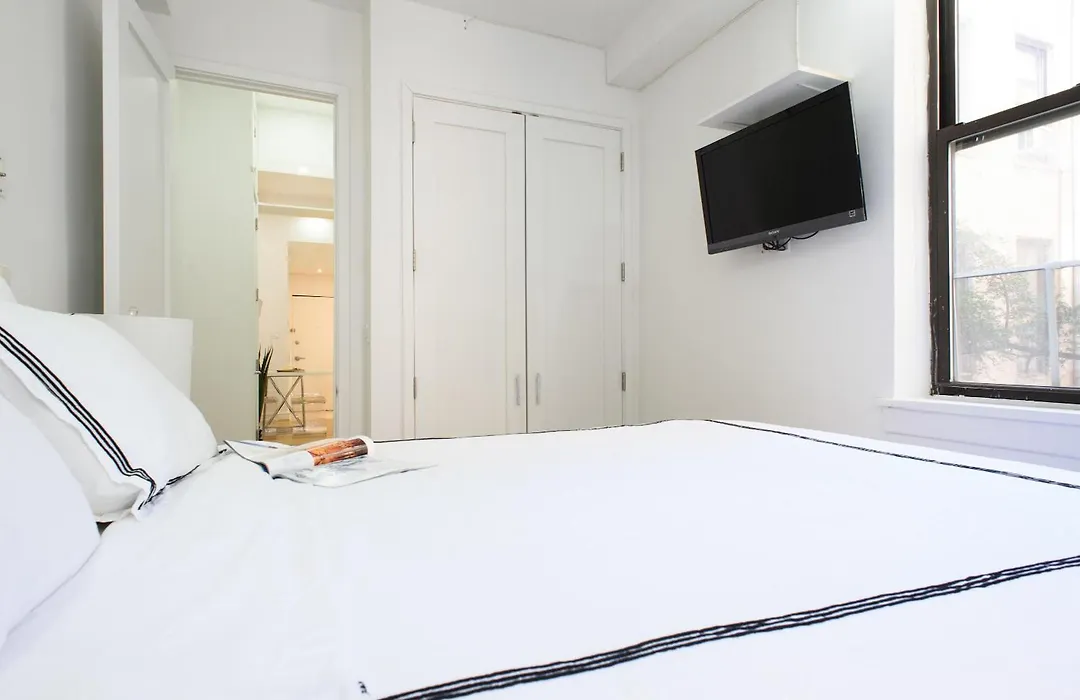 62-2B Renovated 1Br In Prime Upper East Side-1
