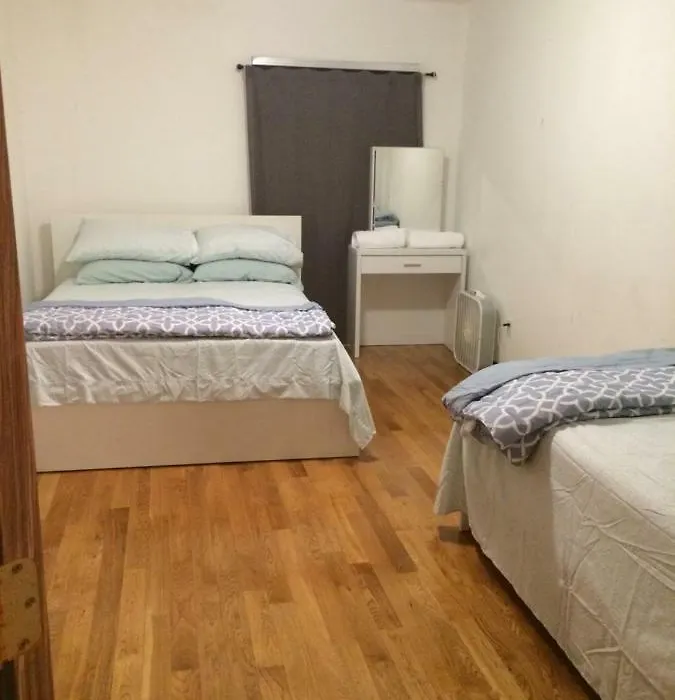Two Br Apt In Jamaica Estates-1