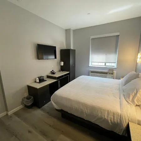 King Hotel Brooklyn Sunset Park-2