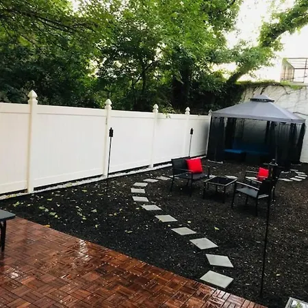 Luxury 5 Bedroom Home With Huge Backyard, Laundry + Close Transport-2