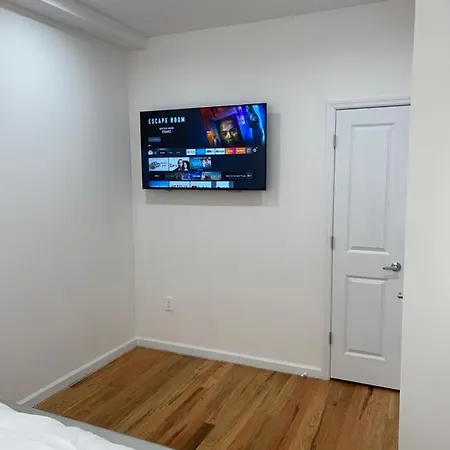 Luxury 2-Bedroom And 2-Bathroom No Kitchen-3