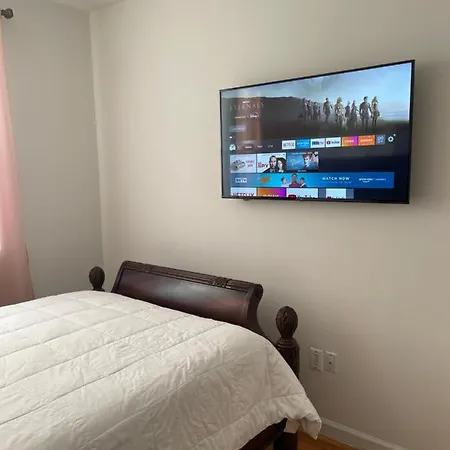 Luxury 2-Bedroom And 2-Bathroom No Kitchen-2