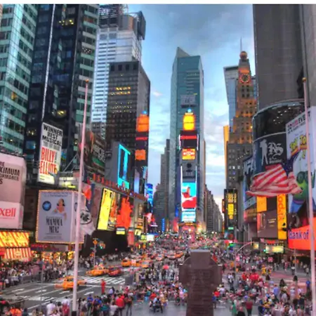 Modern Holiday Apartment With Strategic Location In New York-3