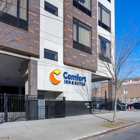 Comfort Inn & Suites Near Stadium-2