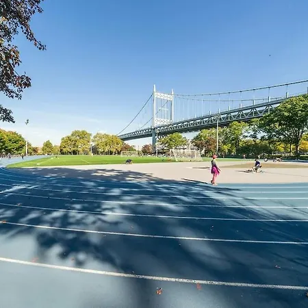 Modern & Cozy Duplex Apt Near Manhattan With Park Views-2