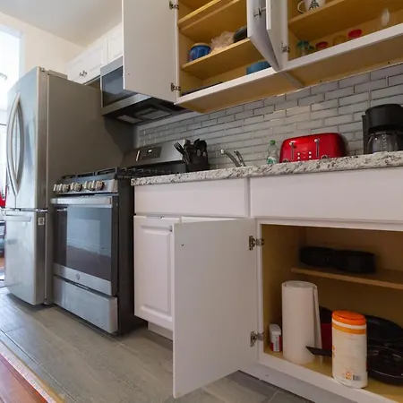 Stunning Private Room Suite 2 With Private Bathroom In Duplex Apartment In Brooklyn, Ny-3
