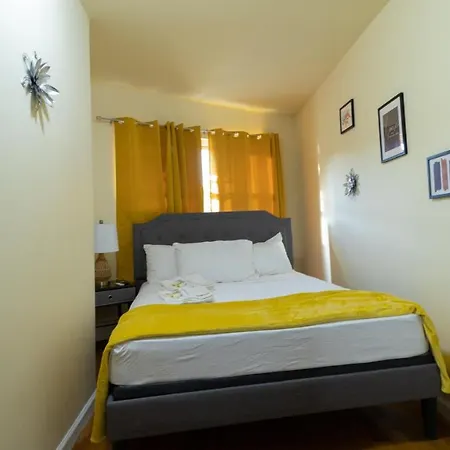 Fabulous Bedroom For 2 People In Elmhurst, Ny-2