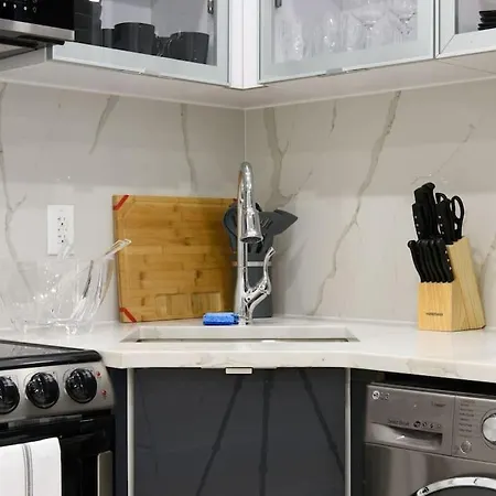 78-3D Brand New 1Br Prime Ues Wd In Unit-3