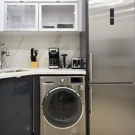 78-3D Brand New 1Br Prime Ues Wd In Unit-2