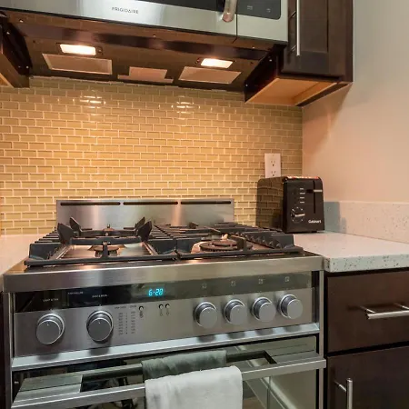 Excellent Studio At Midtown East-3